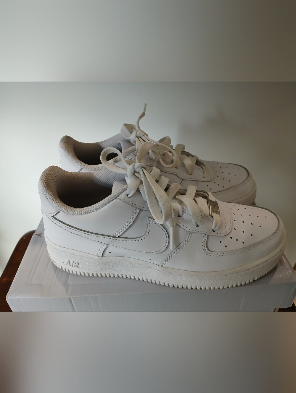 Nike Air Force 1 LG (GS) White Sneakers - Picture 4 of 12